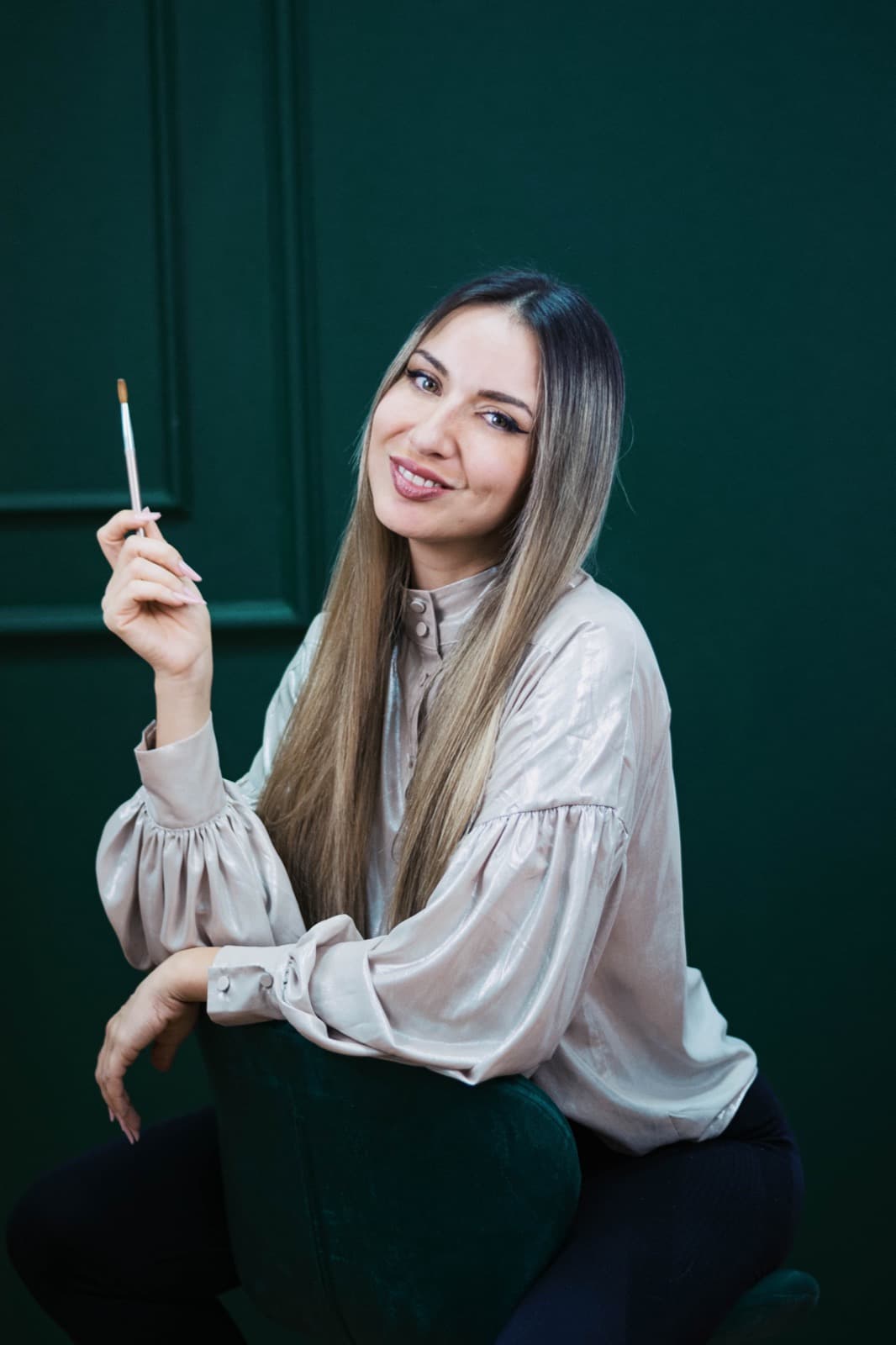 Maria Dobre în studioul de creație