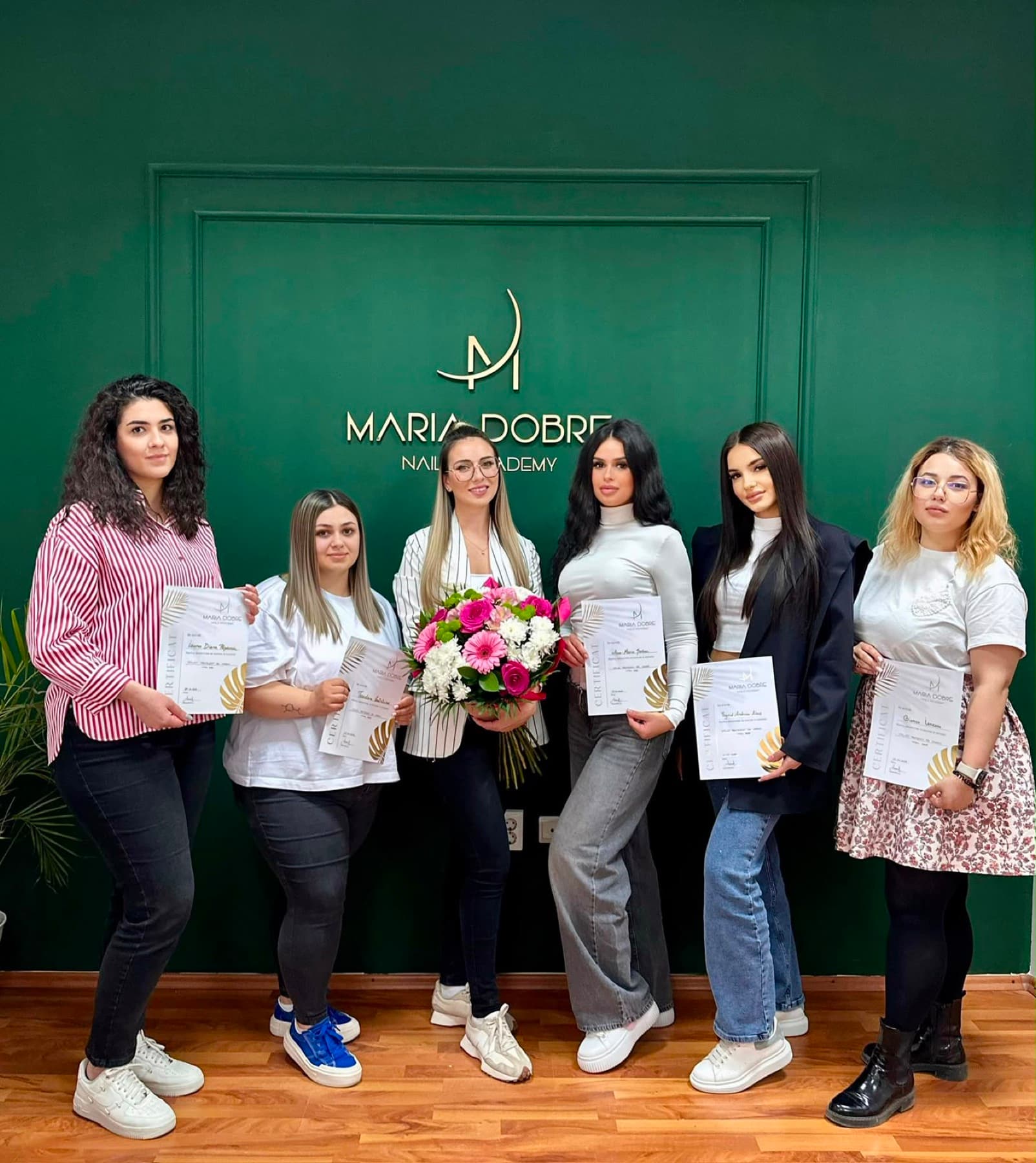Cursante Maria Dobre Nails Academy
